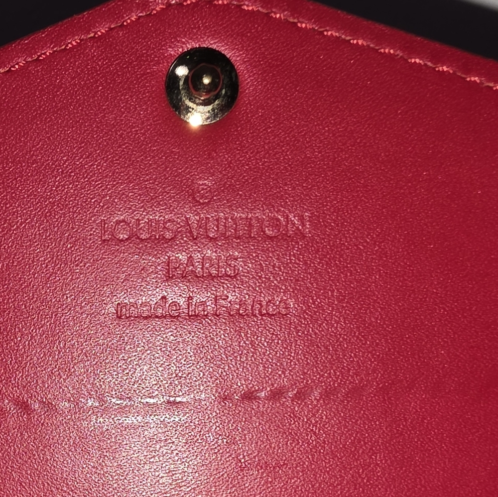 🚫SOLD🚫 Louis Vuitton Vernis | Red Sarah Wallet 💕 | - Picture 5 of 9